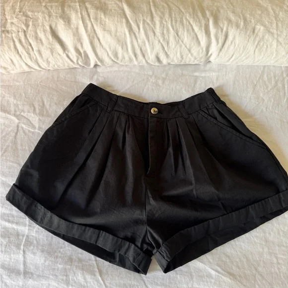 Doen Paige Shorts - Picture 2 of 4